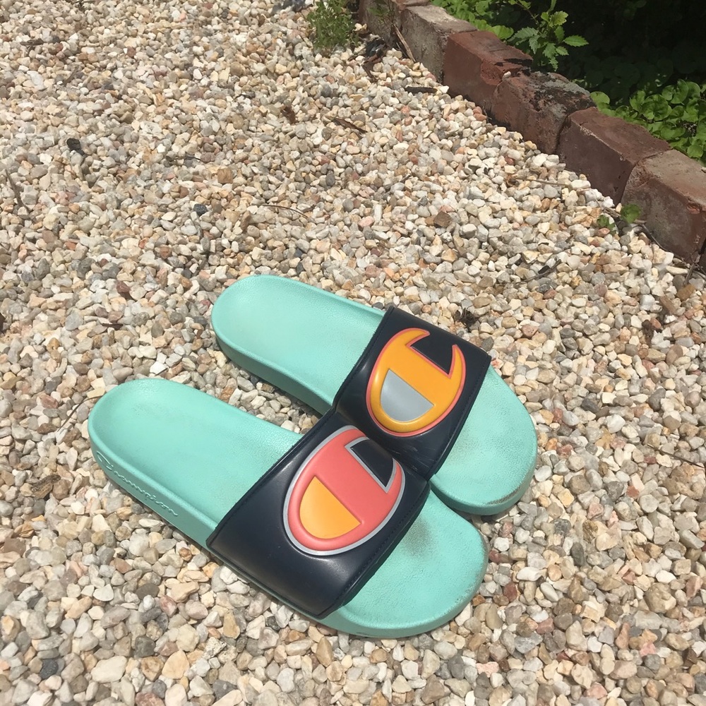 Champion slides size 9